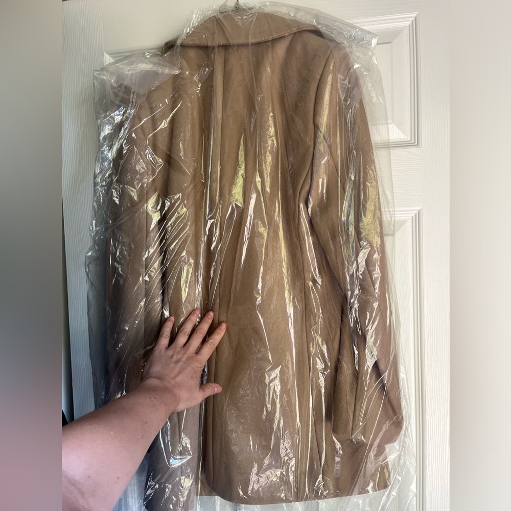 Excellent Condition Camel-Colored Winter Coat - image 1